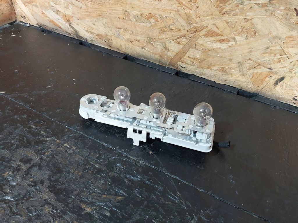 фото №7, Вкладыш лампы задний правой audi a4 s4 b5 8d kombi lift 8d9945257