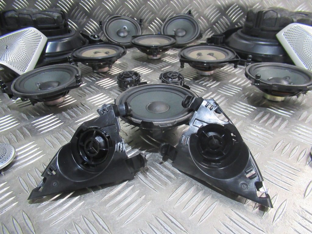 фото №7, Mercedes c-klasa w205 sedan динамики burmester