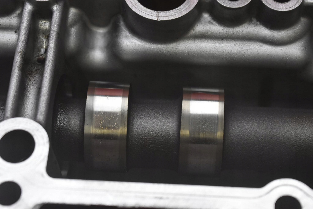 Кришка клапанів корпус вали 55565668 opel insignia a 2.0 cdti 130 km 08- Зі Шроту