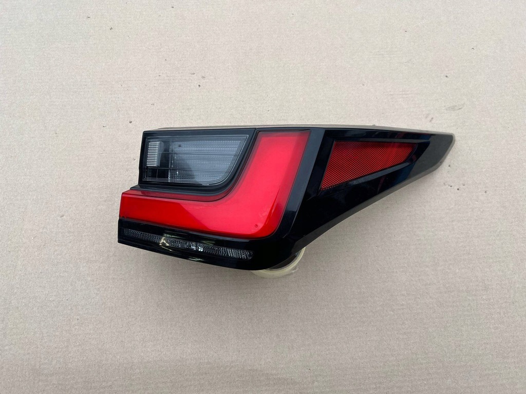 фото №1, Lexus nx 2 2021+ - права лампа задня задня
