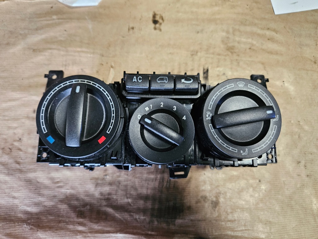 фото №1, Панель воздуховод кондиционера vw t5 multivan 7h5820045j