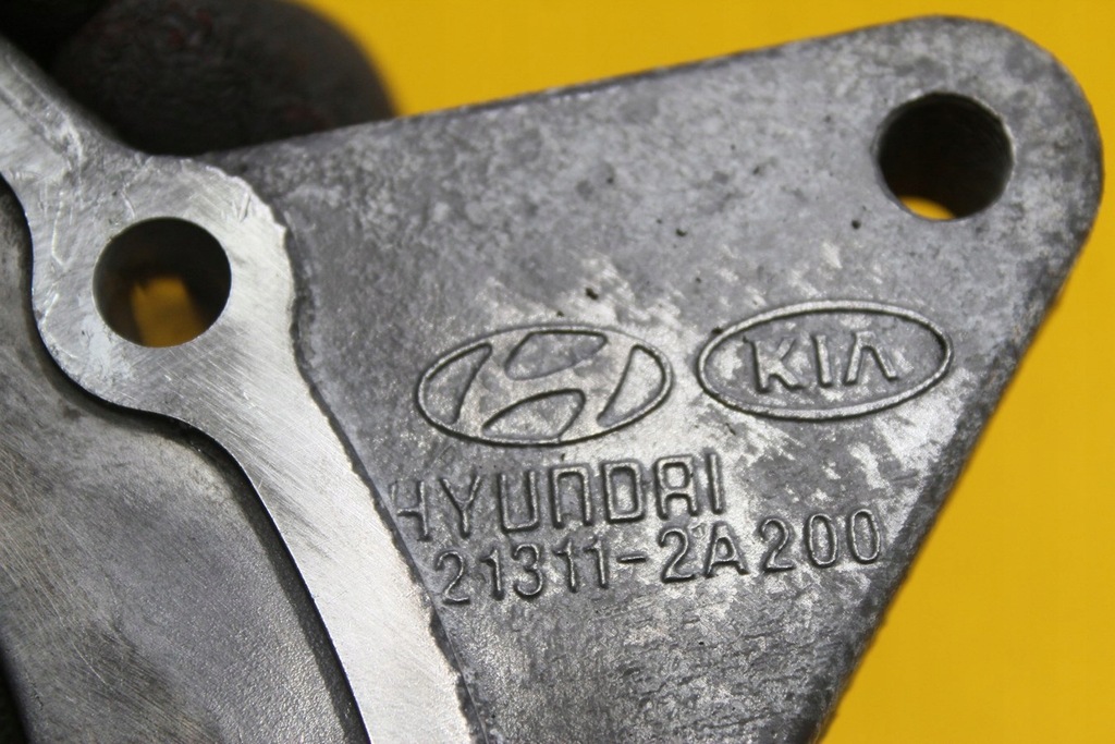 фото №8, Корпус розподільного валу kia ceed 1.6 crdi 21311-2a200