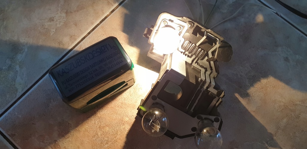 Peugeot 206 рестайлинг  хэтчбек вкладыш лампы лампа задний  задняя правая с штекер в Украине