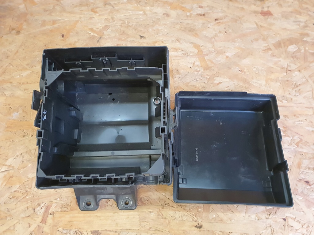 фото №7, Nissan navara d23 корпус запобіжників корпус