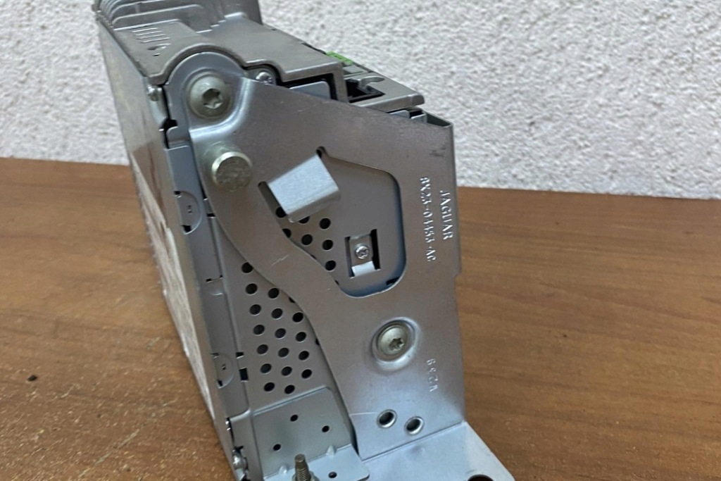 фото №8, Радио bez навигации jaguar xf x250 8x2304453ac 3.0l дизель 155kw 2009