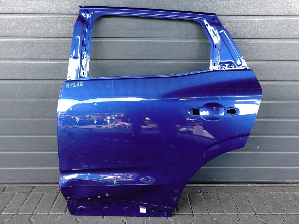 Купить Renault austral 22- дверь левая задний