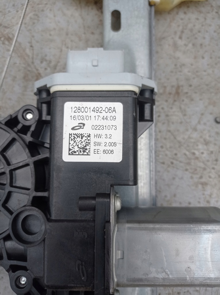 фото №3, Механизм стекло левый перед smart forfour 453