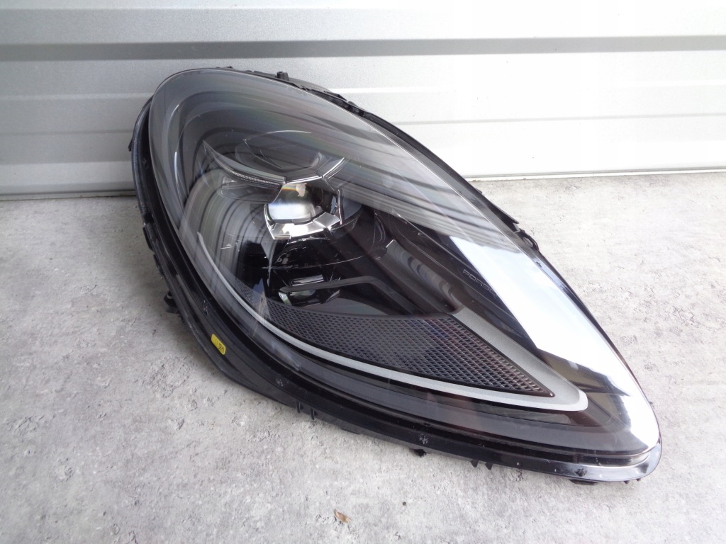 фото №1, Porsche macan 95b full led правый idealny excl