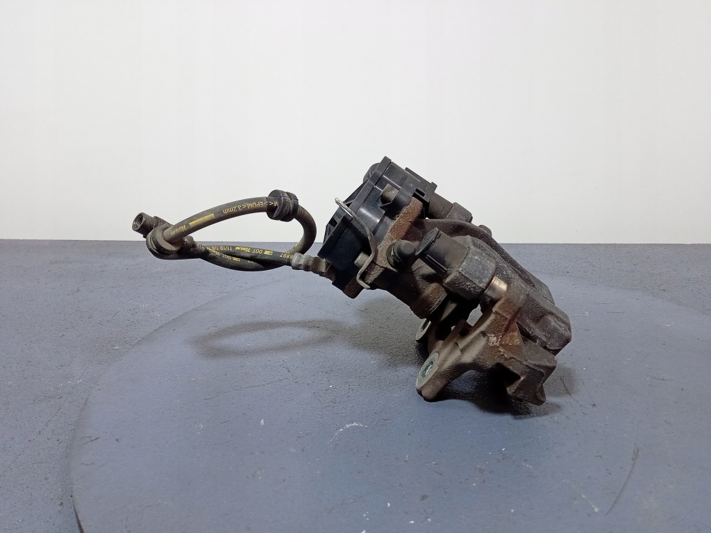 фото №4, Bmw 1 f40 суппорт тормозной задняя левый 6892605