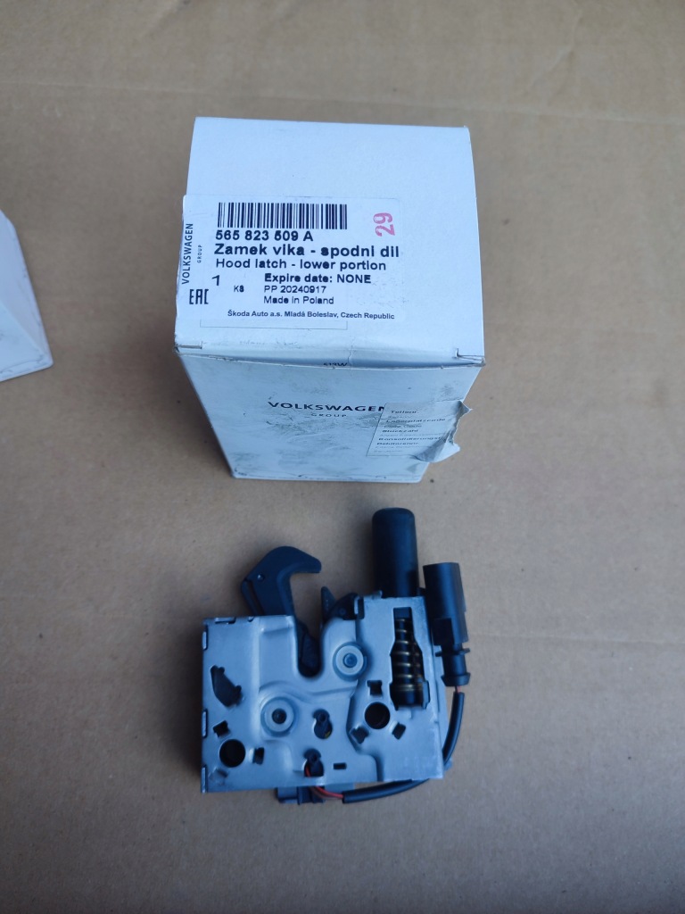 фото №1, Skoda 565 kodiaq 565823509a замок капот замки