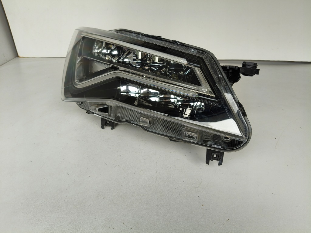 Купити Фара правий фара seat ateca 575 16- full led