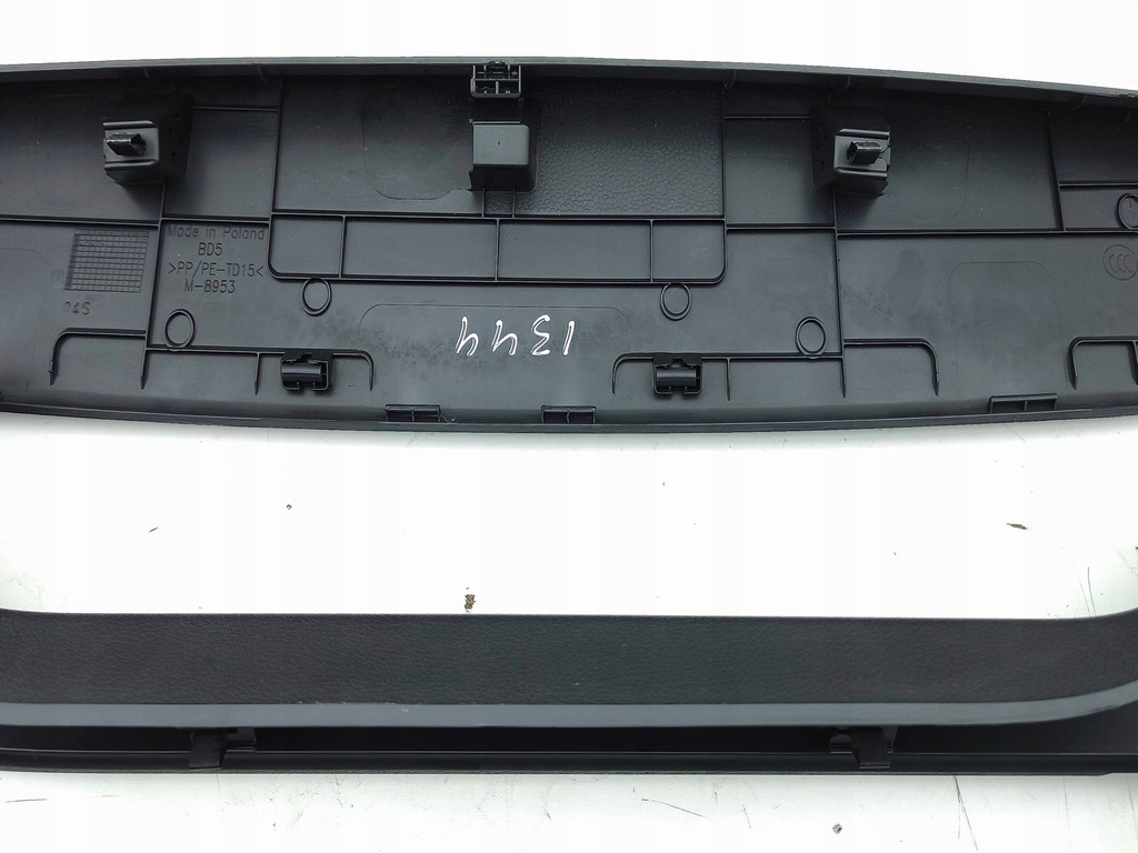 фото №8, Отделка крышки багажника audi q3 f3 a080984 2.0l бензиновый 110kw 2019