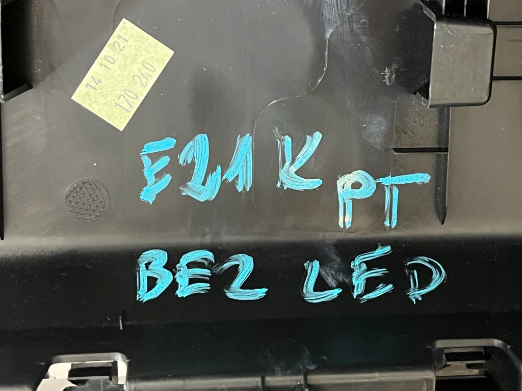 фото №13, Corolla e21 kombi обшивка багажника правый góra