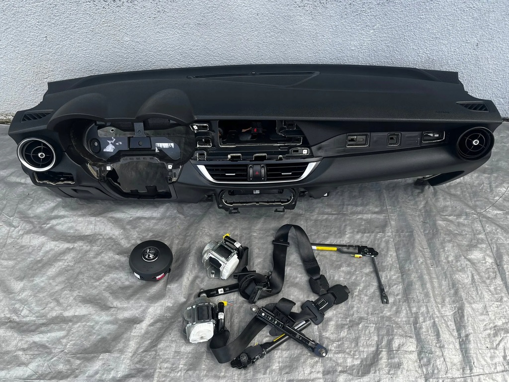 фото №1, Alfa romeo stelvio консоль подушки безопасности ремни подушка безопасности