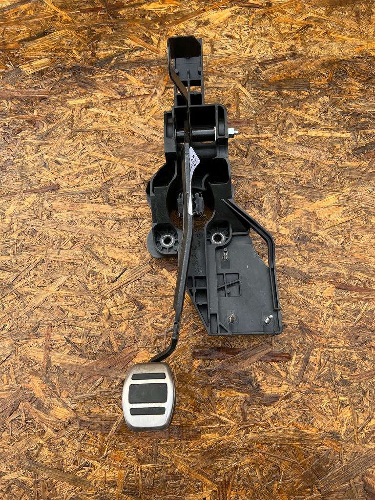 фото №1, Педаль сцепления peugeot 5008 ii 3008