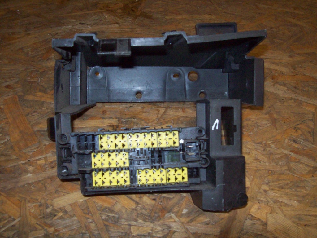 фото №1, Citroen xsara picasso коробка предохранителей