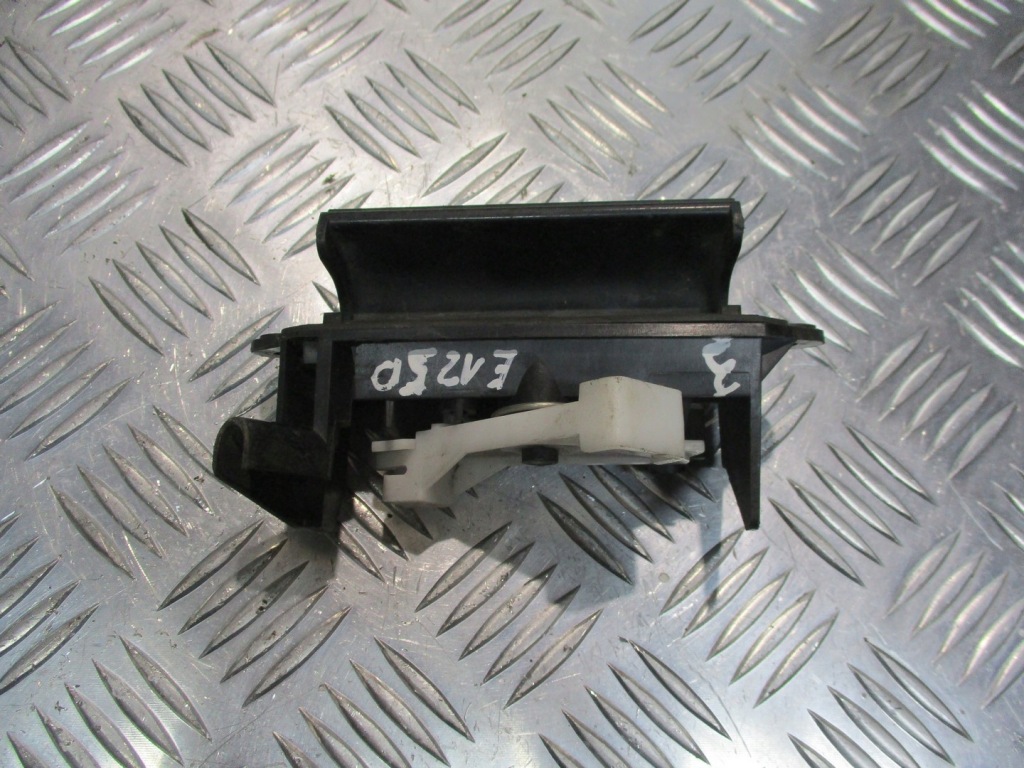 фото №1, Ручка открывания крышки toyota corolla e12 2.0 d4d