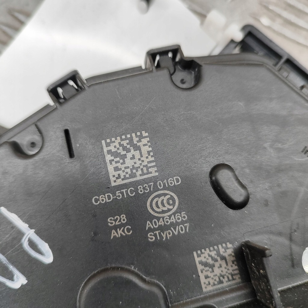 фото №8, Audi q4 sportback e-tron 2023 правая сторона замок дверь передних