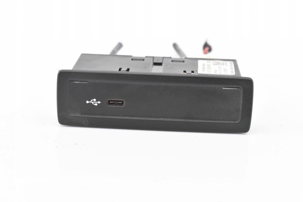 фото №1, Разъём usb c панель a2478203902 mercedes w177 18-