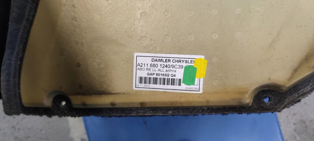 фото №7, Mercedes w211 обшивка коврик правая передняя 4mat