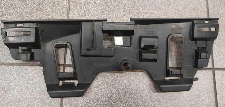 фото №5, Volvo v40 s40 направляющая бампера левый задняя 30800912