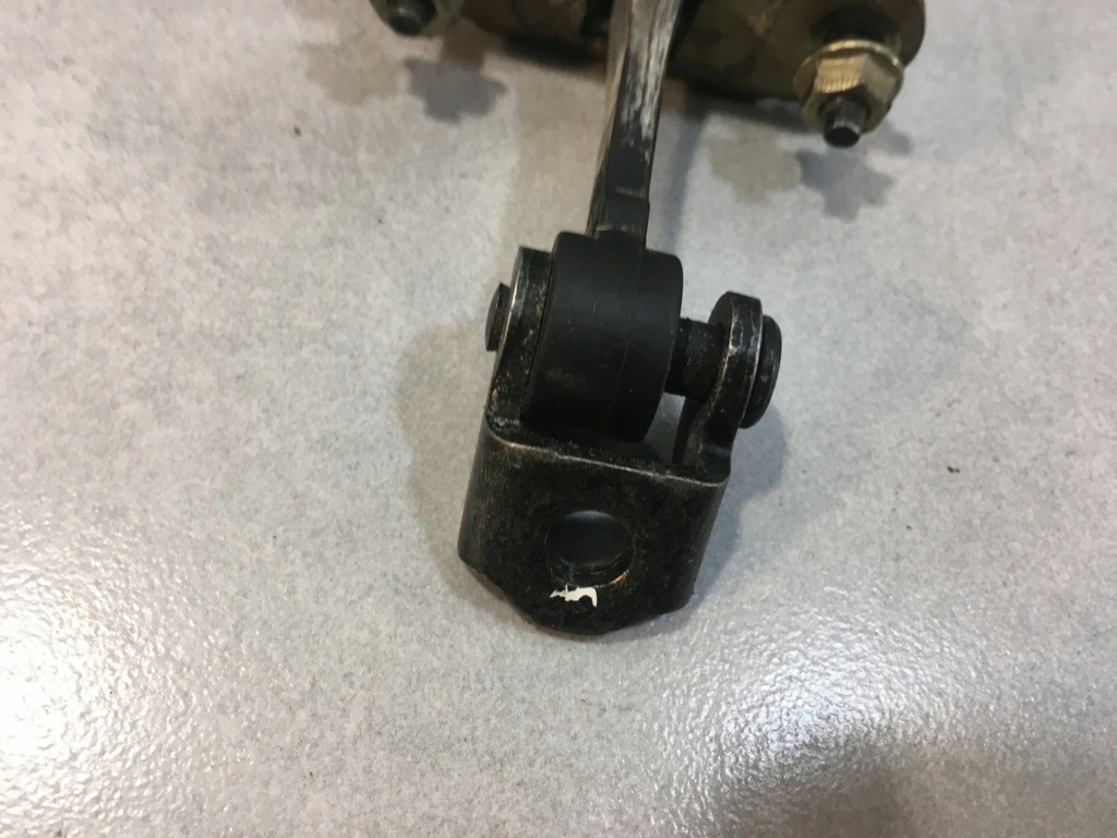 фото №4, Обмежувач двері правий перед ford fiesta mk6