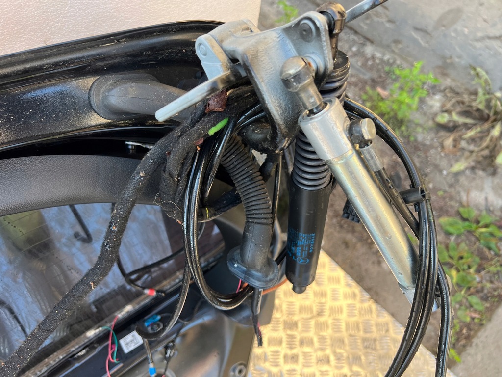 фото №7, Крышка багажника задняя задняя комплектная r klasa w251