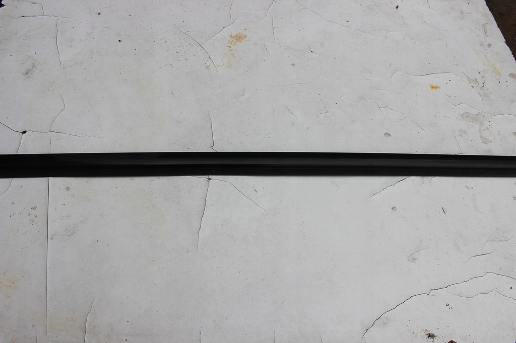 фото №1, Mercedes w203 sport coupe молдинг ущільнювач з двері лівий перед