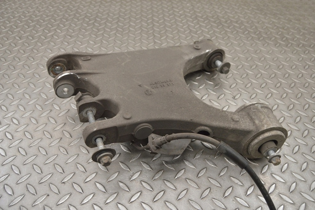 фото №3, Alfa romeo giulia рычаг задний левый 00 2.0 2017 rhd