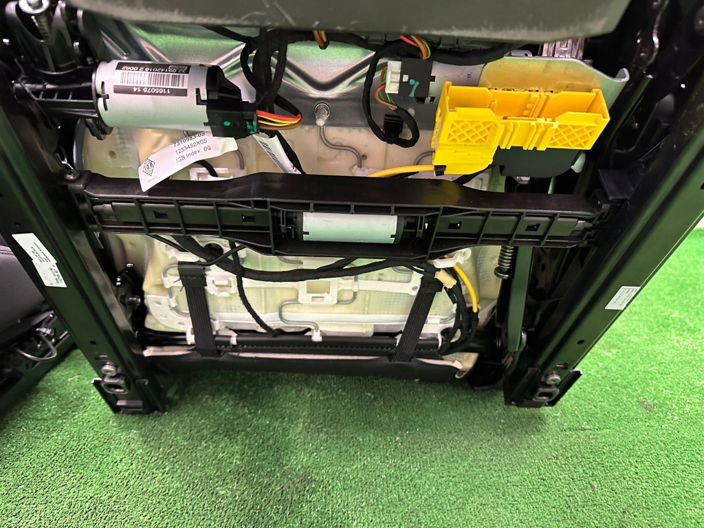 фото №5, Bmw x1 f48 середина сидіння заднє сидіння тунель обшивки оббивка czarna шкіра