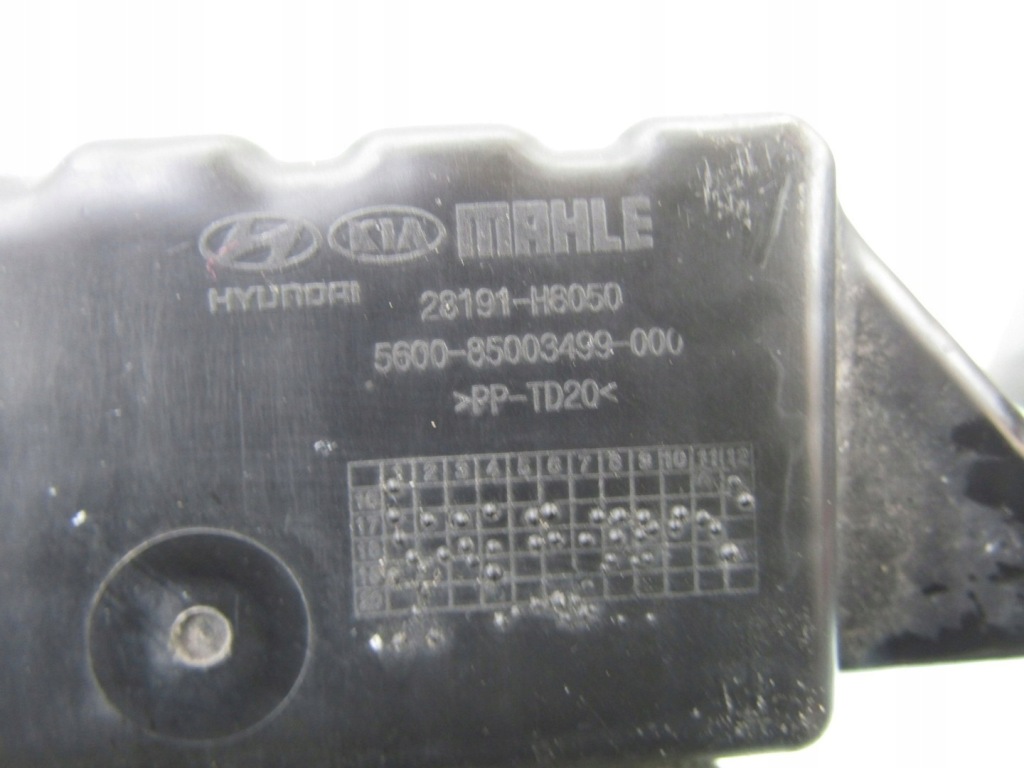 Kia rio iv 1.2 22r рестайлинг  корпус фильтра воздуха впуск воздухозаборник 28210-h8300 в Украине