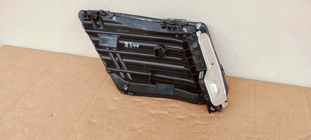 Peugeot 208 2 рестайлінг  23- протитуманна фара led праві drl 9851053980 02 в Україні