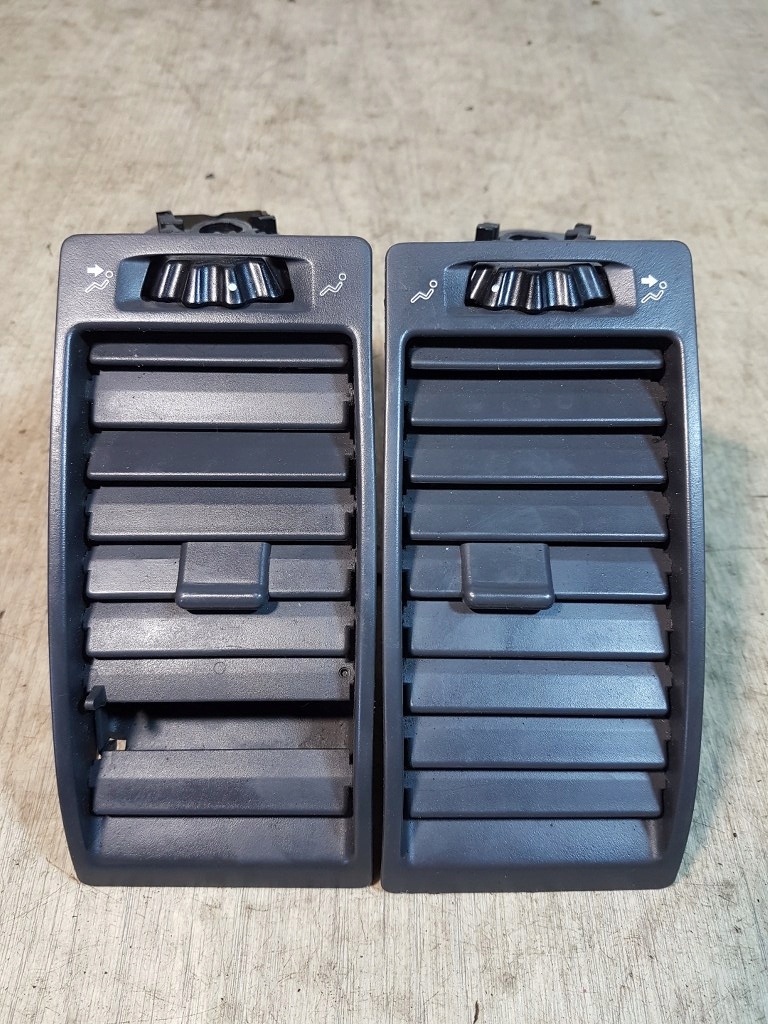 фото №1, Решётка обдув панели пара renault safrane