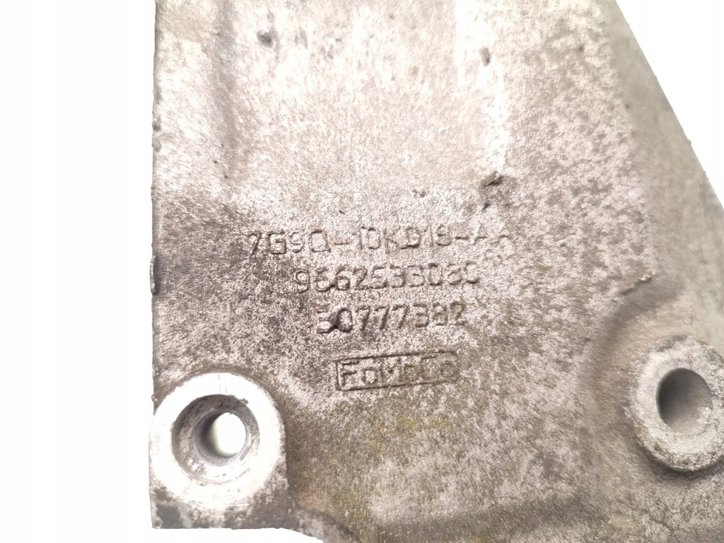 Ford mondeo кронштейн генератора 2.0 tdci дизель 103kw 140 hp 50777382 Недорого