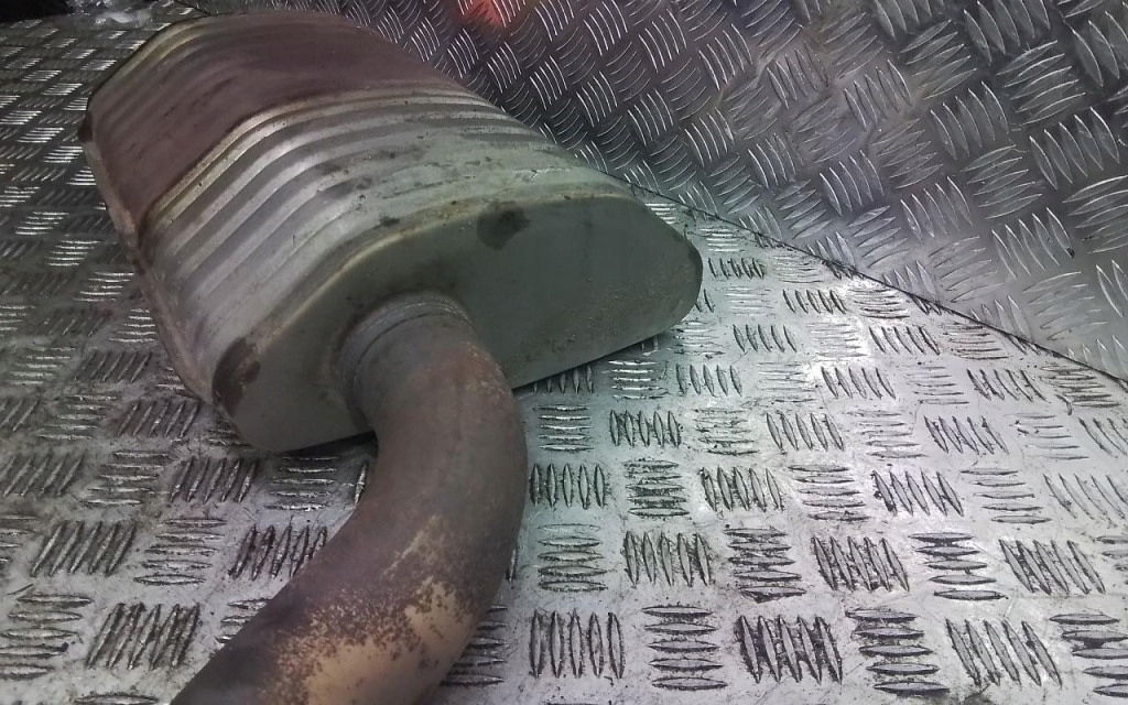 фото №10, Audi a4 b9 2.0 tfsi гасник середній 8w0253211h