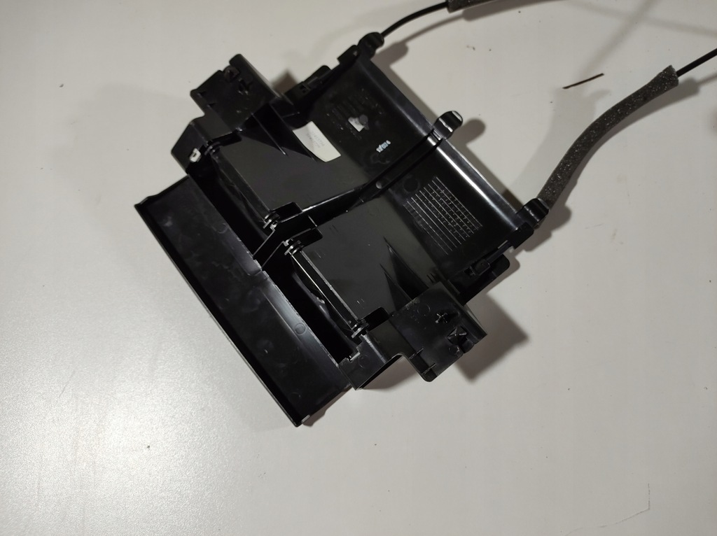 фото №13, Volvo s60 ii 13r- замок відкривання сидіння