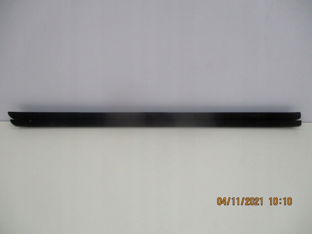 фото №1, Bmw 1 f40 молдинг уплотнитель дверь правый перед