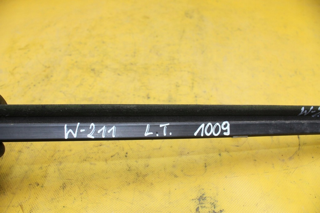 фото №9, Молдинг уплотнитель левый задняя mercedes w211