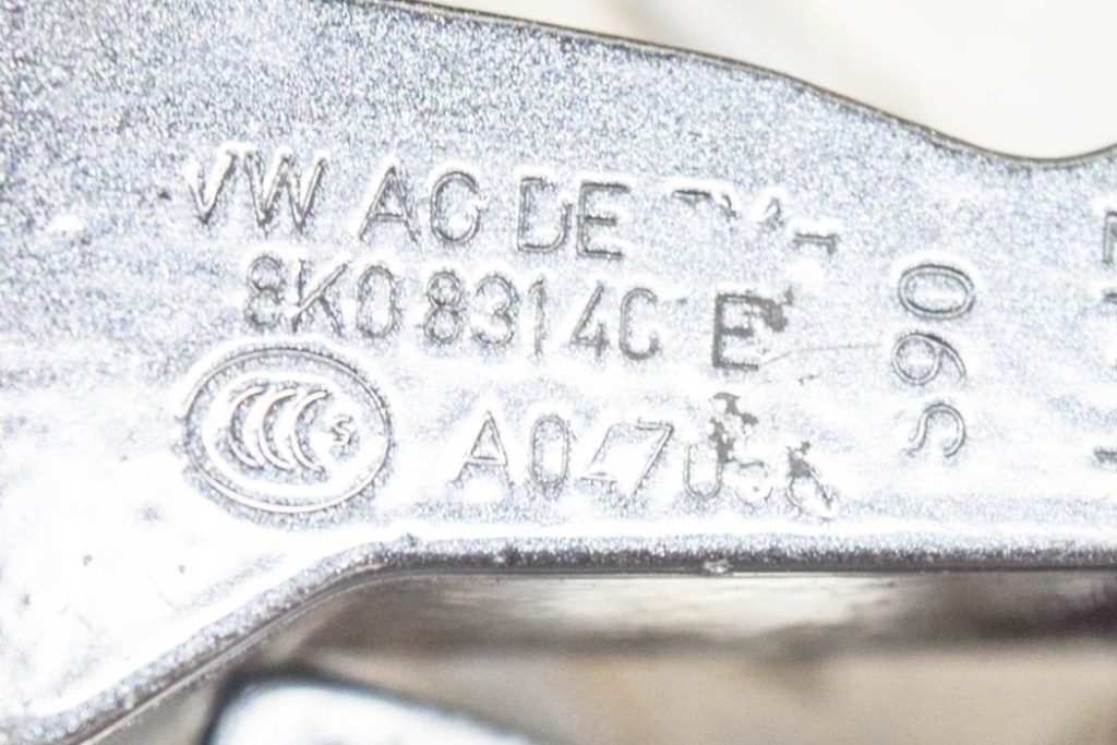 фото №6, Audi a5 sportback 8t8 2.0 tfsi задние левая дверь верхний петля 8k0831401e 165