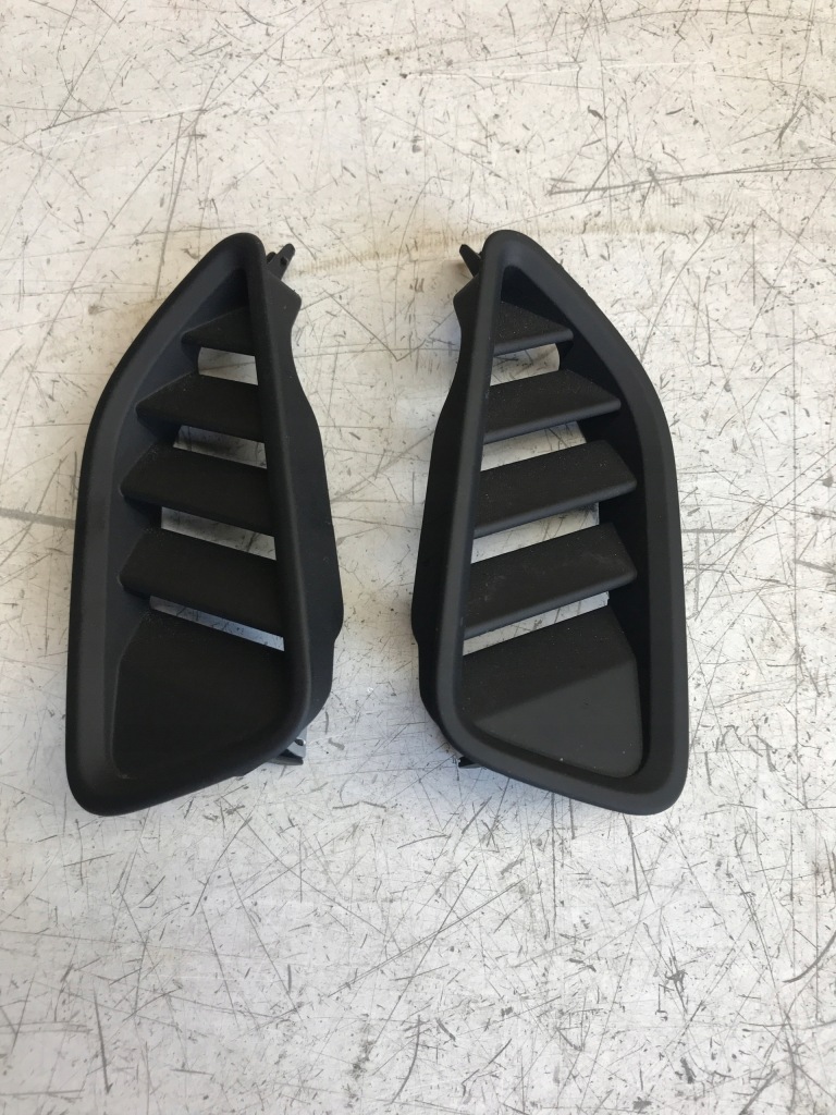 фото №2, Audi r8 plus 4s накладка решётка консоли обдув