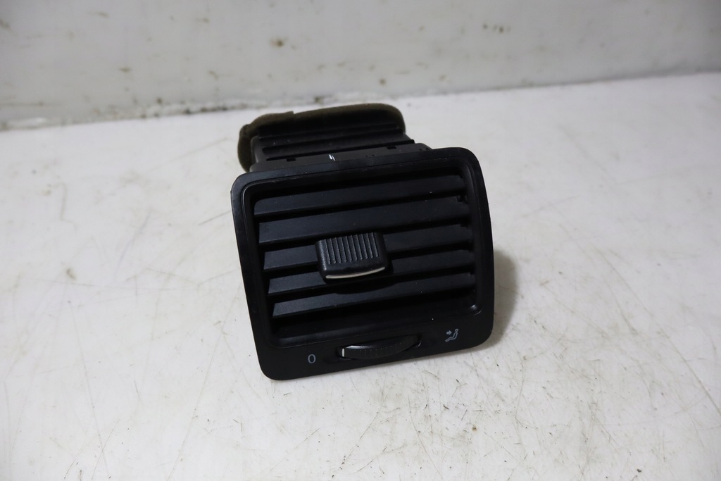 фото №1, Решітка обдув ліва volkswagen golf v