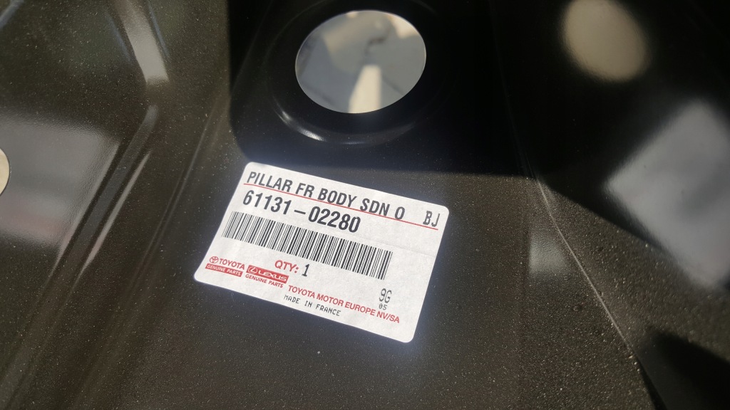 Стойка  порог передок  правый  toyota auris 2 2 14 15 Оригинал
