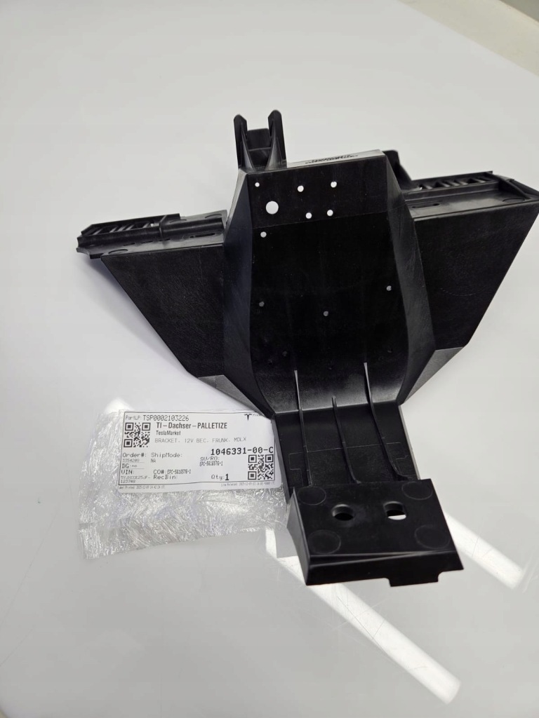 Купити Tesla x 2015-2021 кронштейн коробка запобіжників 1046331-00-c