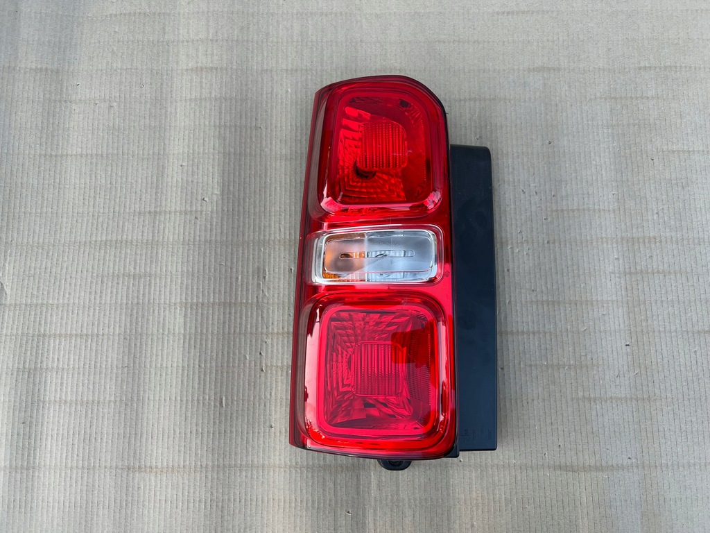 фото №1, Jumpy expert proace лампа левая задняя задняя 9808243180