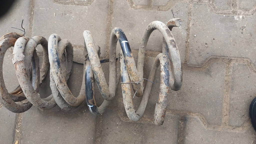 фото №3, Пружини задня toyota previa 01r 2.0d