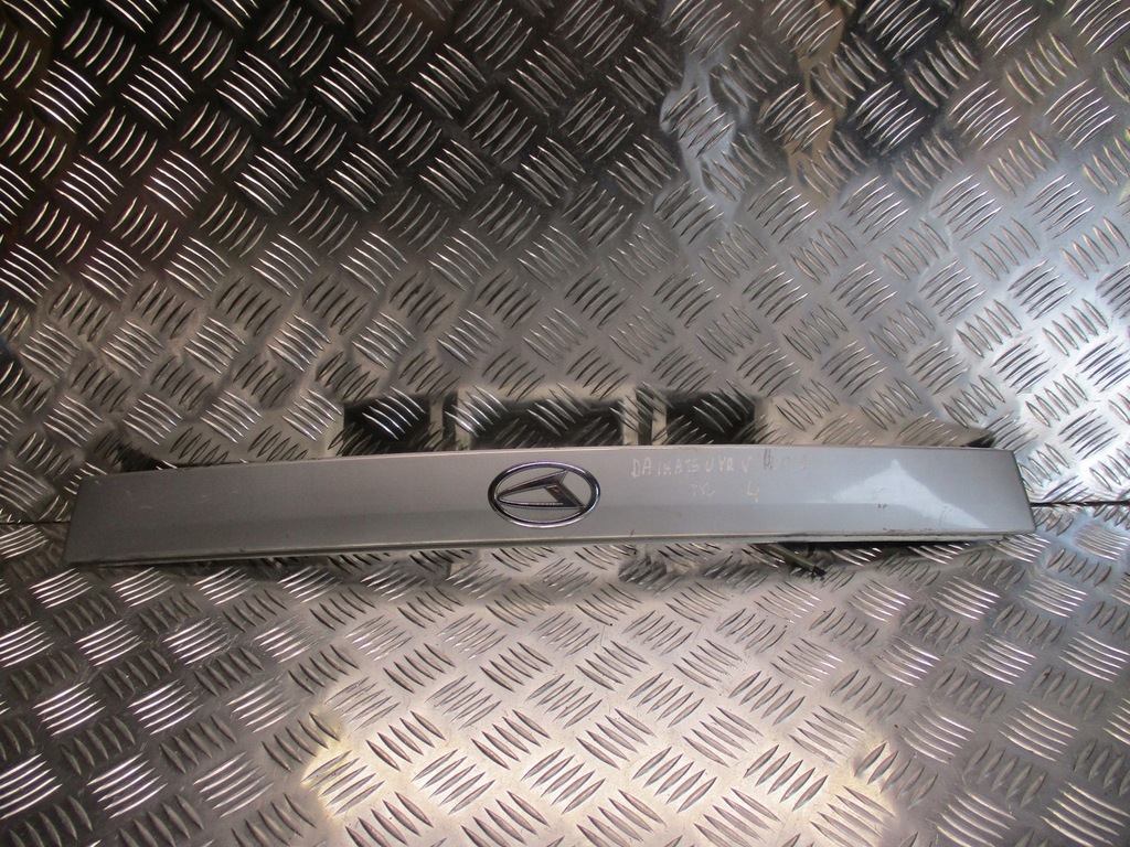 фото №1, Накладка кришки daihatsu yrv