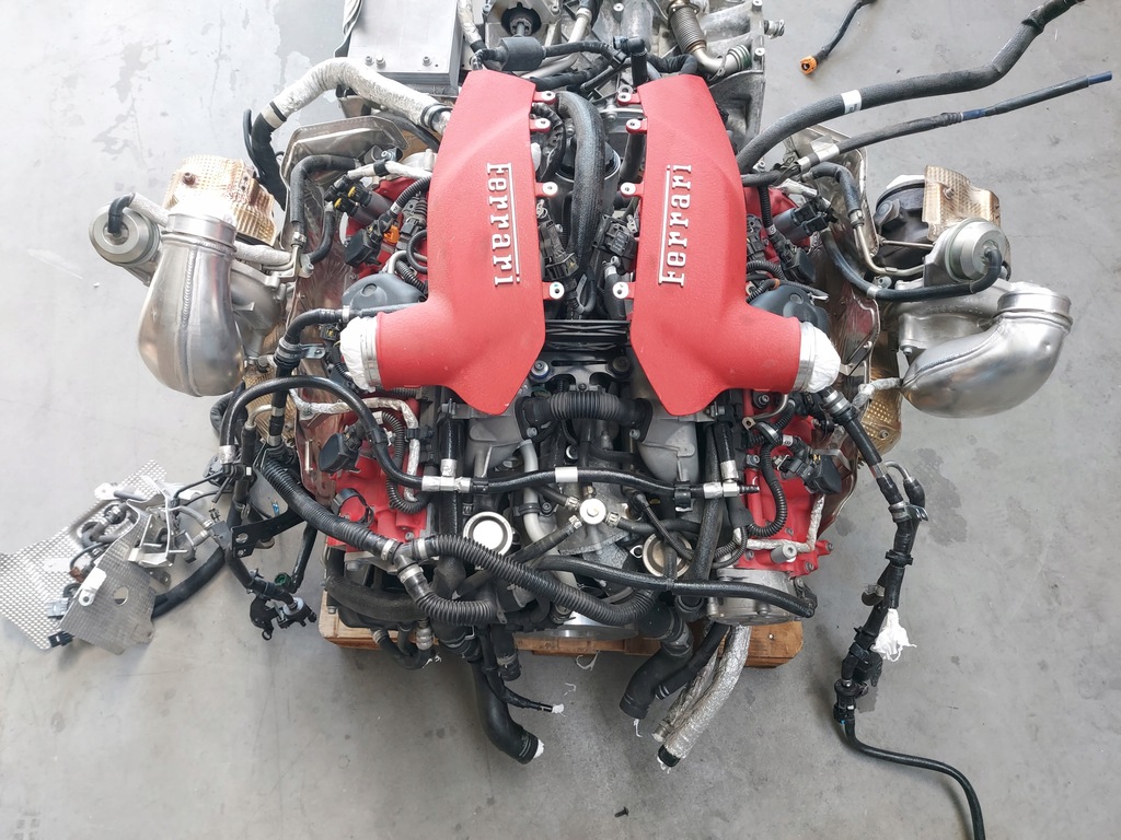фото №1, Двигун ferrari f8 spider 3.9 kompletny
