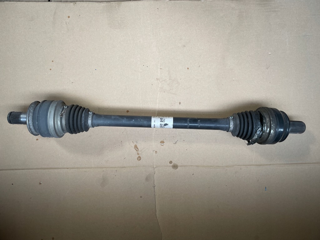 Купити Mercedes a 177 a45 amg привідний вал права задня 1773505401