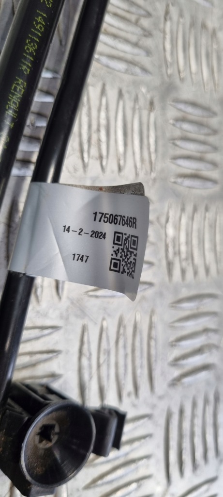 Renault clio v пабтрубок  шланг топлива 175067646r Недорого