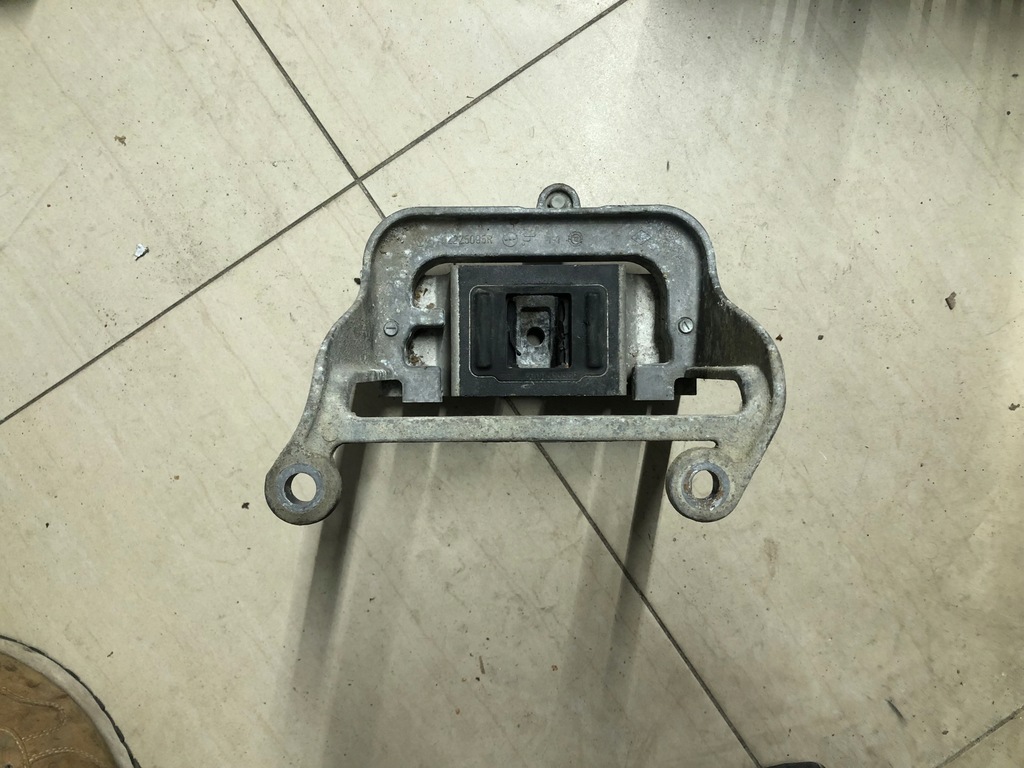 фото №1, Кронштейн подушка коробки renault master iii iv 112225095r